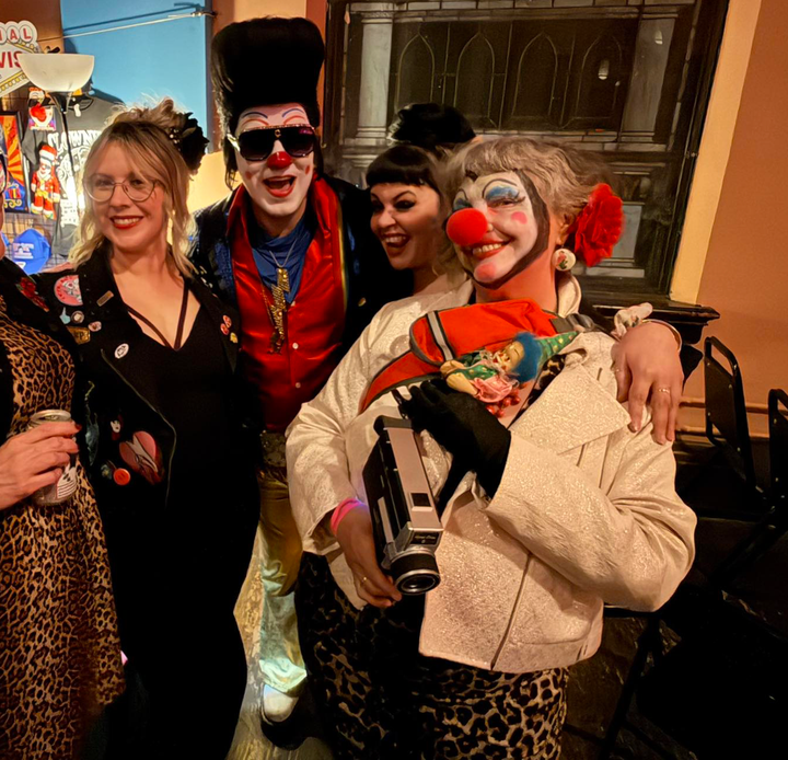 Output 40—Praise Clownvis.